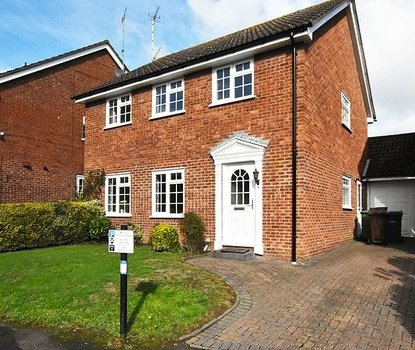 4 Bedroom House Let Agreed in Fryth Mead, St. Albans, Hertfordshire - Collinson Hall