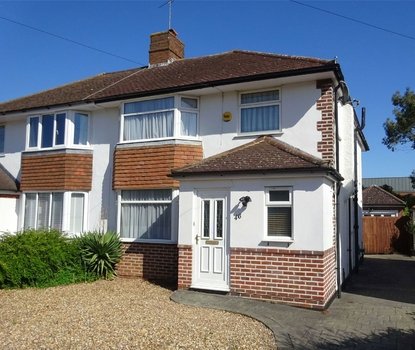 4 Bedroom House LetHouse Let in Oakwood Drive, St. Albans, Hertfordshire - Collinson Hall